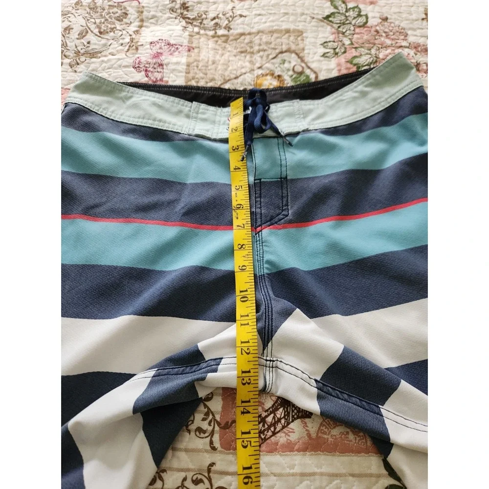 Quiksilver Men's Board Shorts Blue White‎ Striped Surfing Beach Size 34